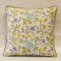 Фото: подушка декоративная в клетку с цветочной вышивкой Rhoswen Sea ThistleNairna Wisteria- Ампир Декор