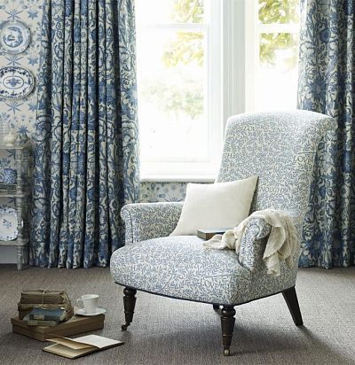 английская ткань с растительным принтом 222519 Love Is Enough China Blue Morris&Co - 1