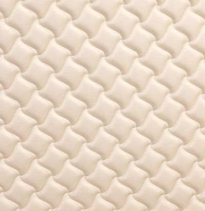 Стеганые обои бежево-перламутровые дизайн клевер 10-003-024-00 