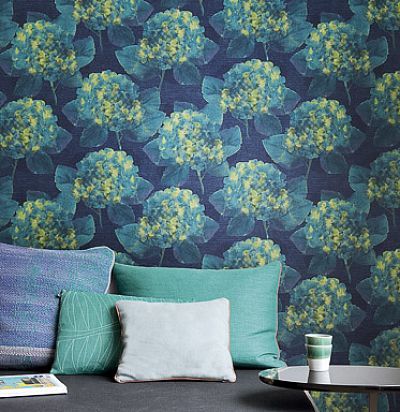 обои темные с гортензиями KUR302 Khroma - 1