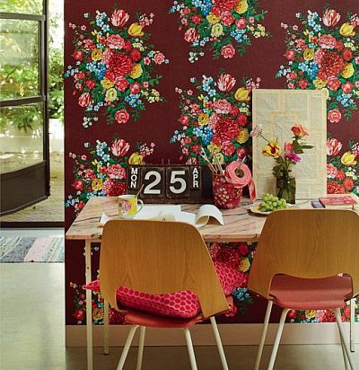 Обои с яркими цветами на темном фоне 341043  - 1