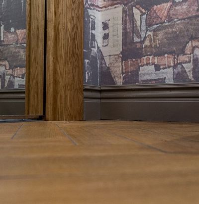 Плинтус из дюрополимера с кабель-каналом SX137 ORAC DECOR - 2