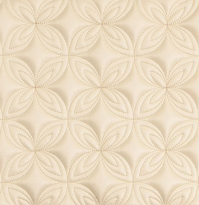Стеганые обои бежево-перламутровые дизайн Амулет 10-011-024-20 