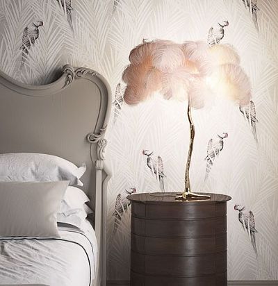 Яркие попугаи в монохромных джунглях, имитация объема в сложной технике нанесения чернил. Khroma - 1