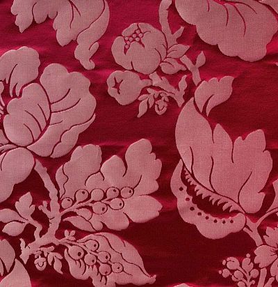 Портьерная ткань с пышным цветочным узором 10553.54 Nobilis